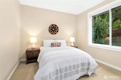 Bedroom - 14713 98th Ave NE, Bothell, WA 98011 photo 5 of 5