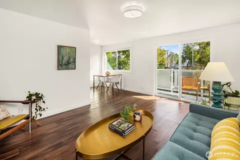 8701 35th Ave NE #9, Seattle, WA 98115