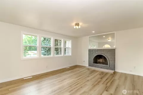 Living - 20015 108th Ave NE, Bothell, WA 98011 photo 7 of 8