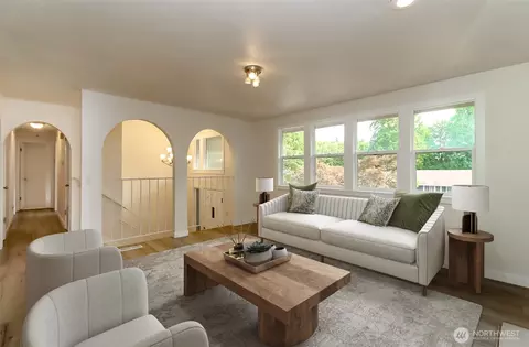 Living - 20015 108th Ave NE, Bothell, WA 98011 photo 1 of 8