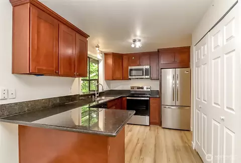 Kitchen - 20015 108th Ave NE, Bothell, WA 98011 photo 1 of 1
