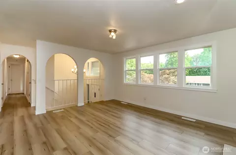 Living - 20015 108th Ave NE, Bothell, WA 98011 photo 5 of 8