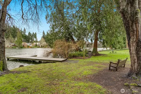 1144 N 198th St #E-204, Seattle, WA 98133
