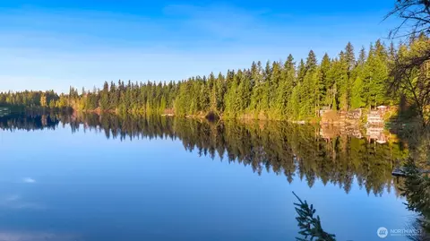 23012 SE Lake Wilderness Dr S, Maple Valley, WA 98038