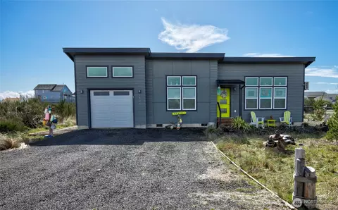 1436 Sand Pebble Ave SW, Ocean Shores, WA 98569