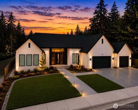 709 Chris David Dr, Steilacoom, WA 98388