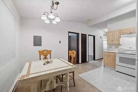 Dining - 2113 State St, Everett, WA 98201 photo 1 of 1