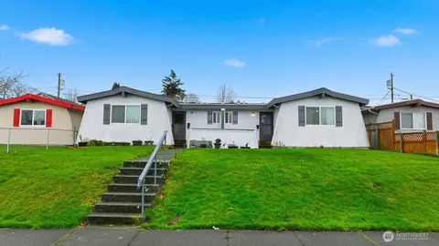 2113 State St, Everett, WA 98201