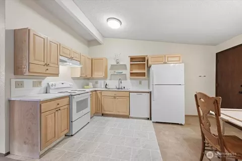 Kitchen - 2113 State St, Everett, WA 98201 photo 1 of 2
