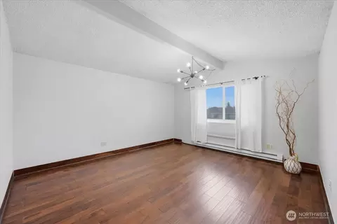 Living - 2113 State St, Everett, WA 98201 photo 1 of 1
