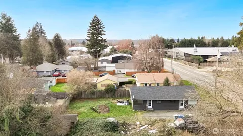 10908 10910 Valley Ave E, Puyallup, WA 98372