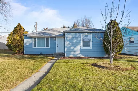 172 D St SE, Ephrata, WA 98823