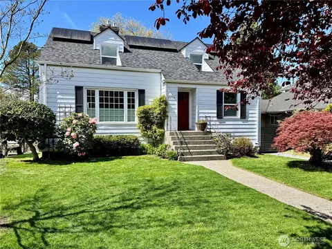 3239 45th Ave SW, Seattle, WA 98116
