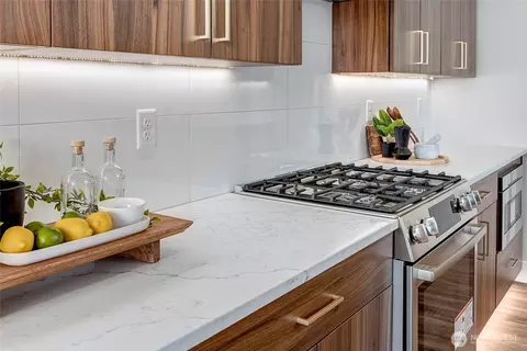 Kitchen - 21407 39th Dr SE #A, Bothell, WA 98021 photo 4 of 4
