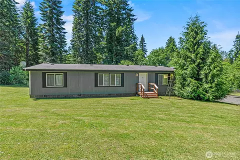 1337 S Silverlake Rd, Castle Rock, WA 98611