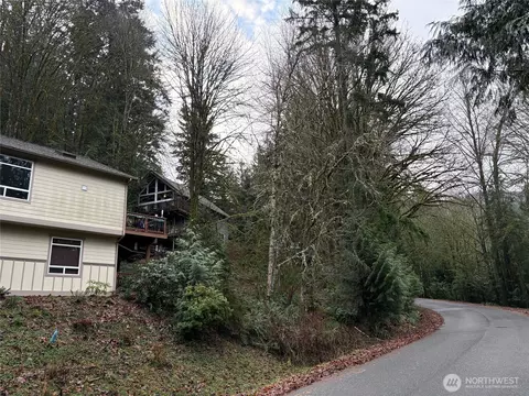 32 Lake Louise Dr, Bellingham, WA 98229