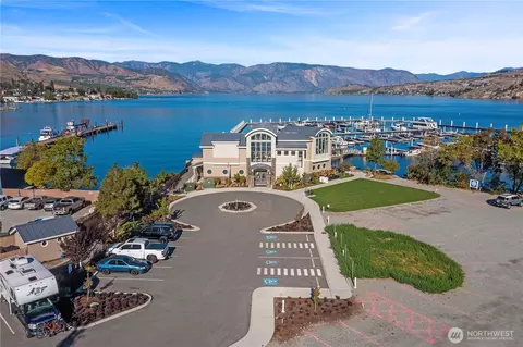1350 W Woodin Ave #B8, Chelan, WA 98816