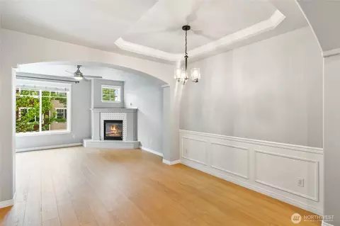 Living - 2923 Belmonte Ln, Everett, WA 98201 photo 5 of 5