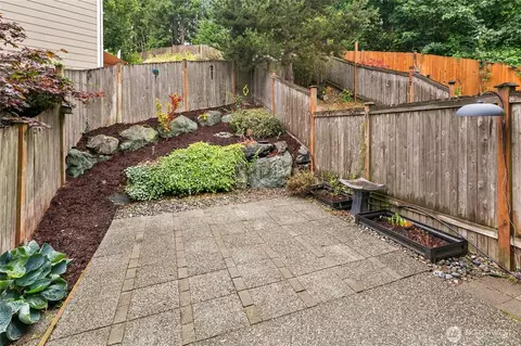 Exterior - 2923 Belmonte Ln, Everett, WA 98201 photo 3 of 5