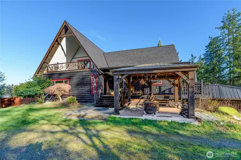 323 Hulse Rd, Port Angeles, WA 98362