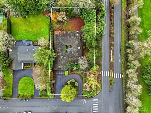 8411 NE 20th St, Clyde Hill, WA 98004