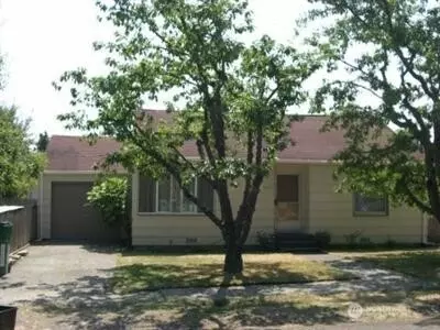 905 NE 114th St, Seattle, WA 98125