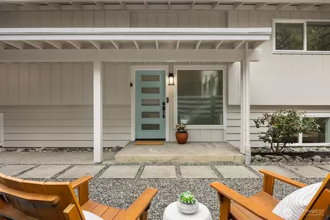 9280 NE Lovgreen Rd, Bainbridge Island, WA 98110