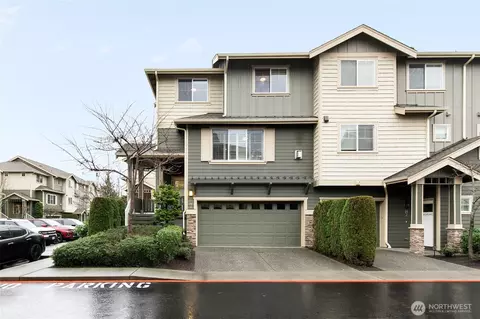 320 Chelan Pl NE #H1, Renton, WA 98059