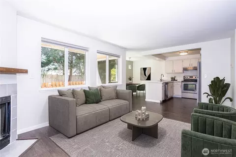 4231 NE 5th St #C102, Renton, WA 98059