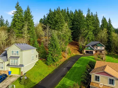 945 Edinburgh Ct, Kelso, WA 98626