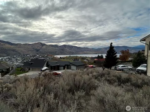 139 Bogey Blvd, Chelan, WA 98816
