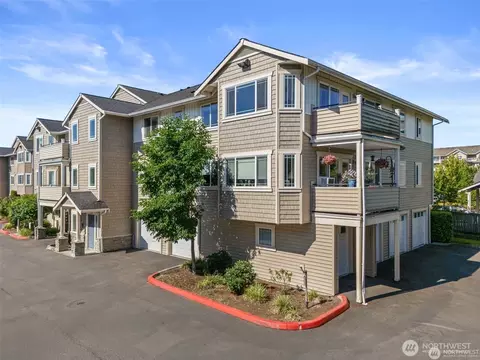 13207 97th Ave E #301, Puyallup, WA 98373
