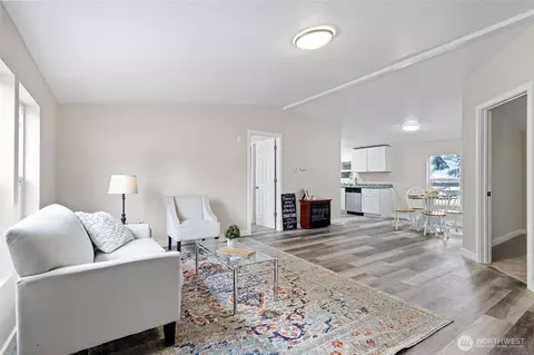 1320 N Oak Harbor St #1, Oak Harbor, WA 98277