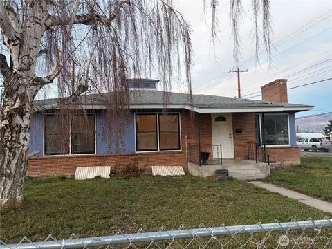 700 Schons Pl, Wenatchee, WA 98801