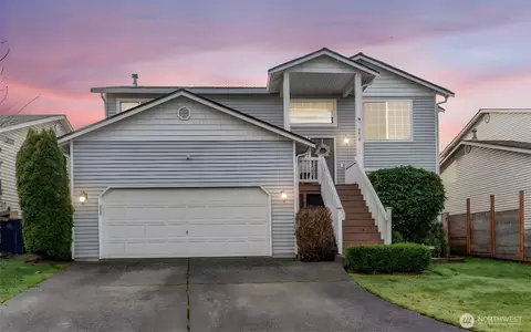 6010 52nd St NE, Marysville, WA 98270