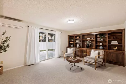 Living - 2532 107th Pl SE, Everett, WA 98208 photo 5 of 6