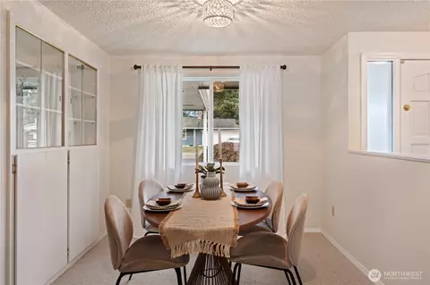 Dining - 2532 107th Pl SE, Everett, WA 98208 photo 2 of 2