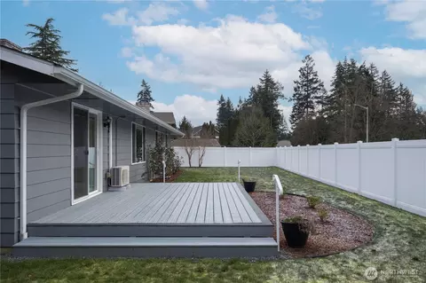 Exterior - 2532 107th Pl SE, Everett, WA 98208 photo 5 of 10