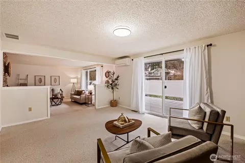 Living - 2532 107th Pl SE, Everett, WA 98208 photo 6 of 6