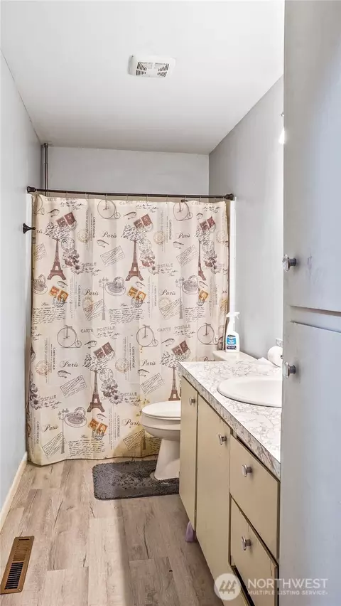 Bath - 205 E Cedar St, Othello, WA 99344 photo 3 of 3