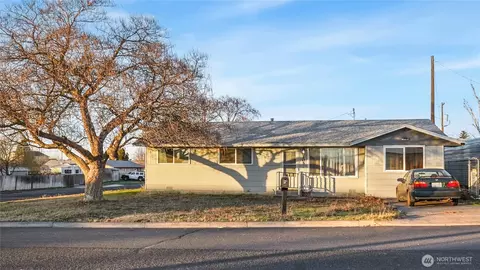 205 E Cedar St, Othello, WA 99344