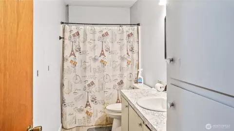 Bath - 205 E Cedar St, Othello, WA 99344 photo 1 of 3