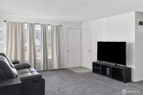 Living - 205 E Cedar St, Othello, WA 99344 photo 2 of 2