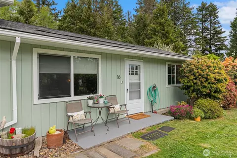 16 Harrison St, South Bend, WA 98586