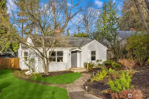 5606 NE 59th St, Seattle, WA 98105