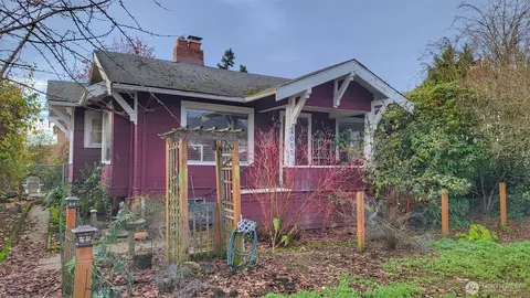 4055 42nd Ave SW, Seattle, WA 98116