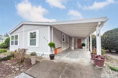 517 NW Silver Meadow Ln, Bremerton, WA 98311