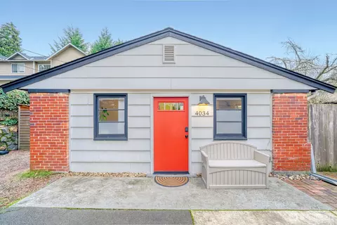 4034 NE 109th St, Seattle, WA 98125