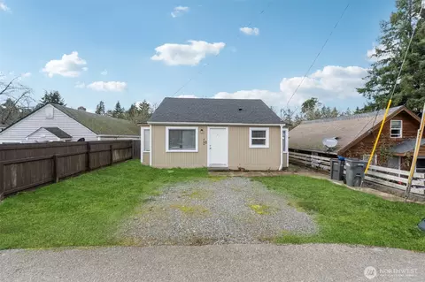 966 Retsil Rd, Port Orchard, WA 98366