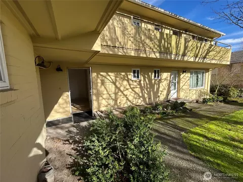 4717 Terrace Dr NE #4717, Seattle, WA 98105